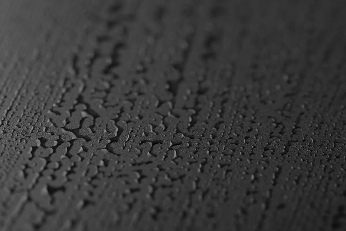 Термостойкость (материал не становится хрупким при низких температурах)